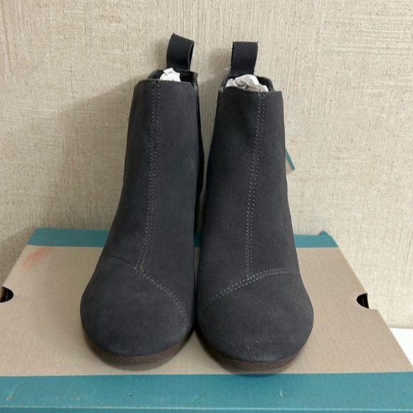 WOMEN’S TOMS KAYLEY BOOTIES IN PAVEMENT GREY SIDE. BRAND NEW IN BOX! SIZE 7.5 - Picture 3 of 9